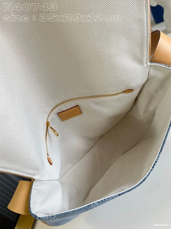 Montsouris MM Messenger VUITTON LOUIS 0316